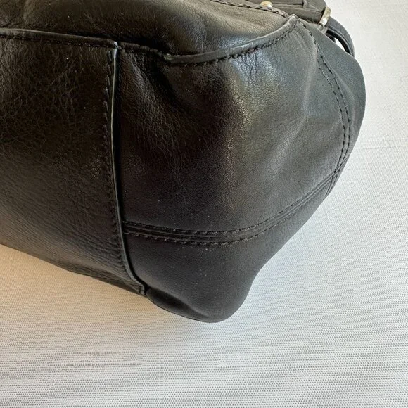 COACH Colette Black Leather Carry All Shoulder Bag J1020-16460